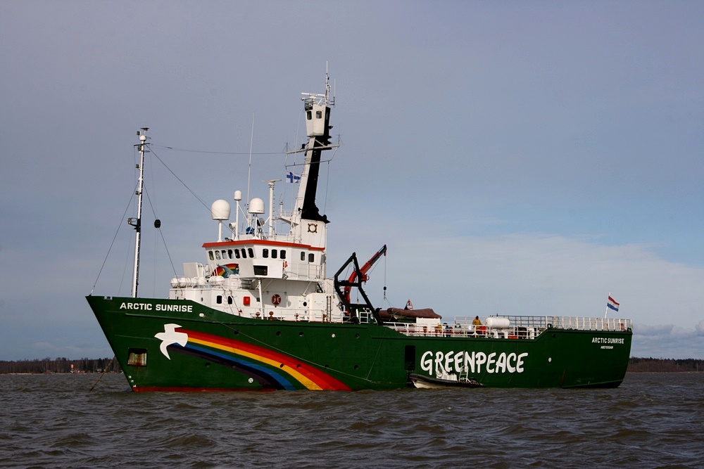 El Arctic Sunrise zarpa: cuando la sociedad civil se atreve a navegar lo que los gobiernos abandonan