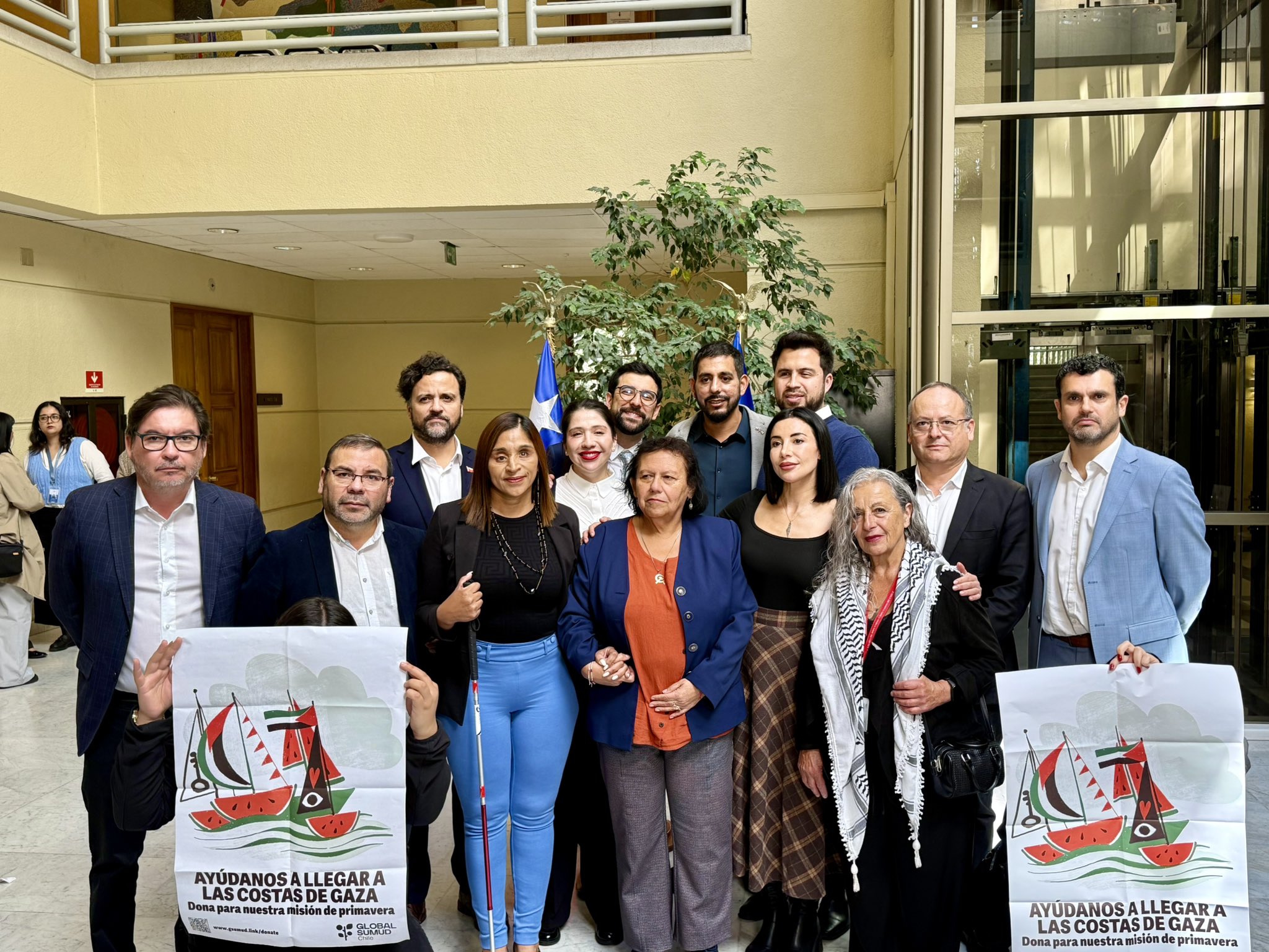 Flotilla Sumud zarpa hacia Gaza: Senado chileno pide protección diplomática para la delegación nacional