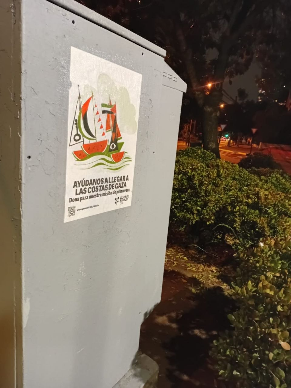 Peganding afiches para la Sumud